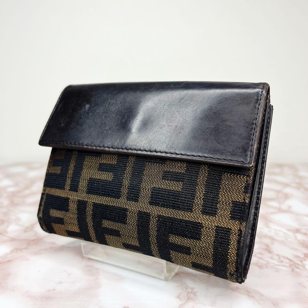 【美品】FENDI 二つ折り財布 折り財布55