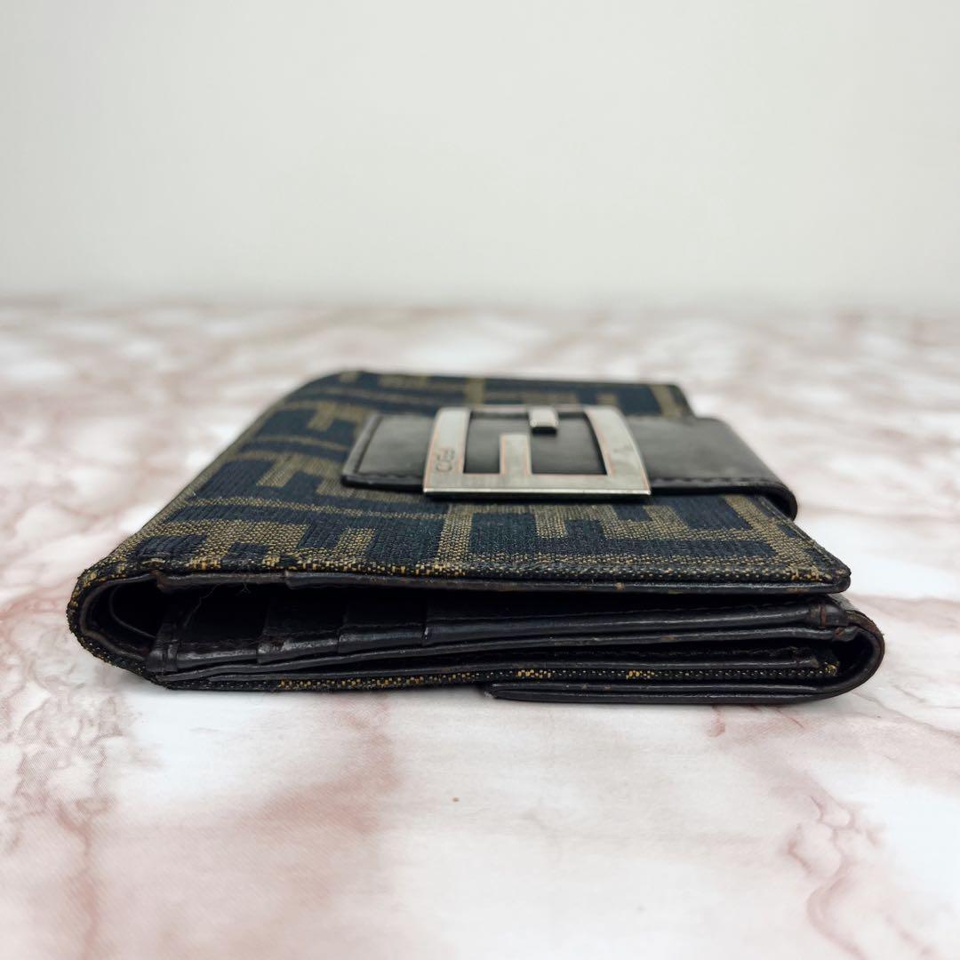 【美品】FENDI 二つ折り財布 折り財布55