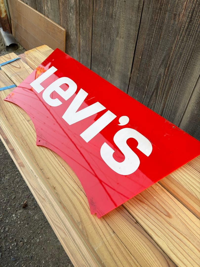 リーバイス看板 非売品！ 約590×250 壁貼付け穴有り