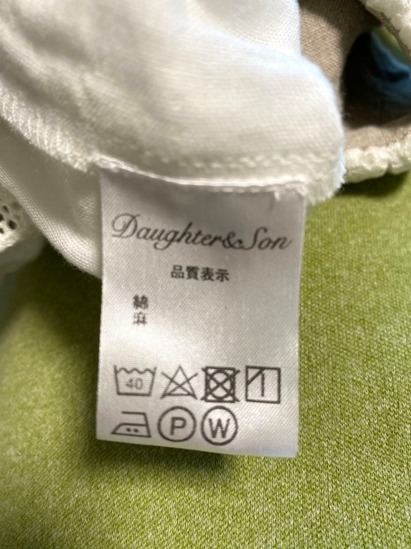daughter&sonくるみボタンの刺繍レースのハンドメイドワンピース