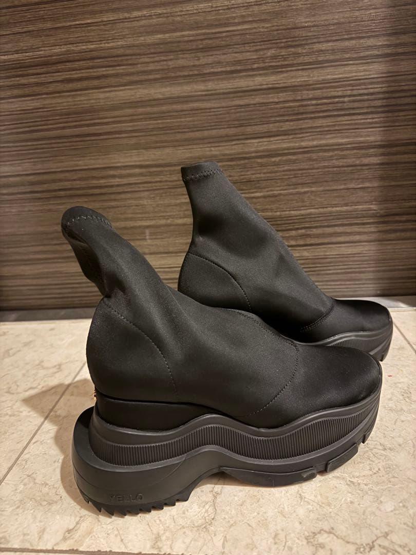 【yello】 BLACK DOUBLE SNEAKER SHORT BOOTS
