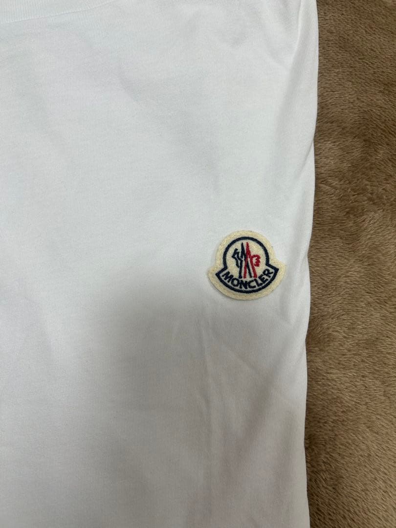 ［シノブ］【⭐︎美品】MONCLER ホワイト メンズ Tシャツ Lサイズ