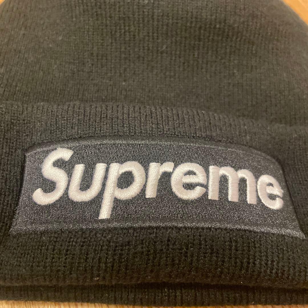 Supreme ニット帽 黒 2024 World Famous刺繍