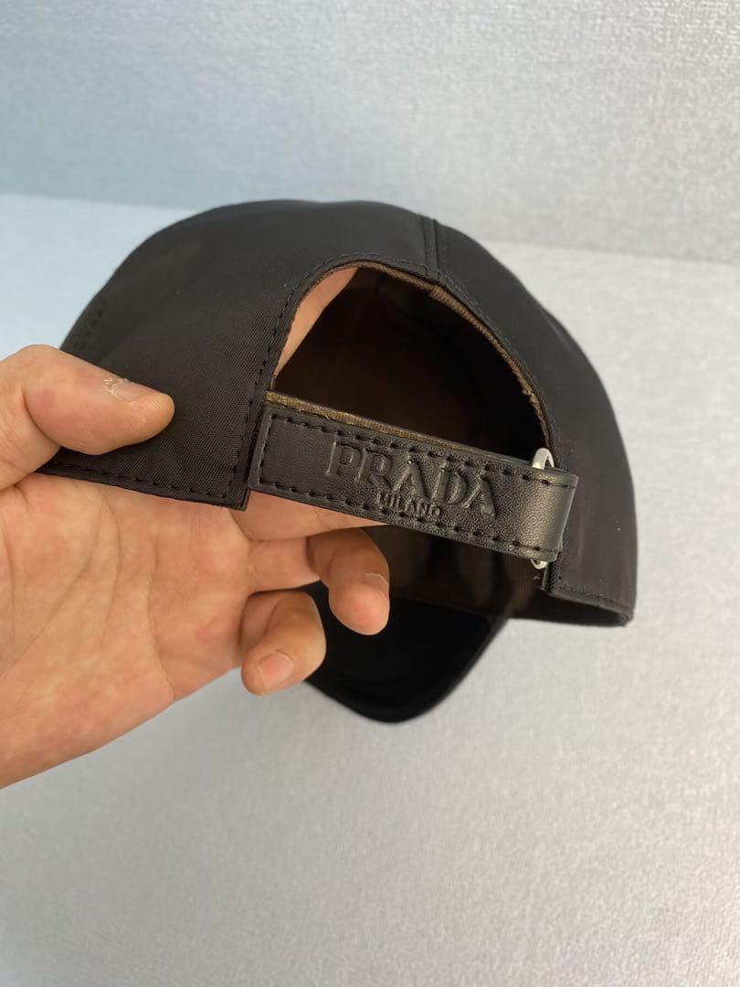 PRADA ナイロンキャップ ブラック