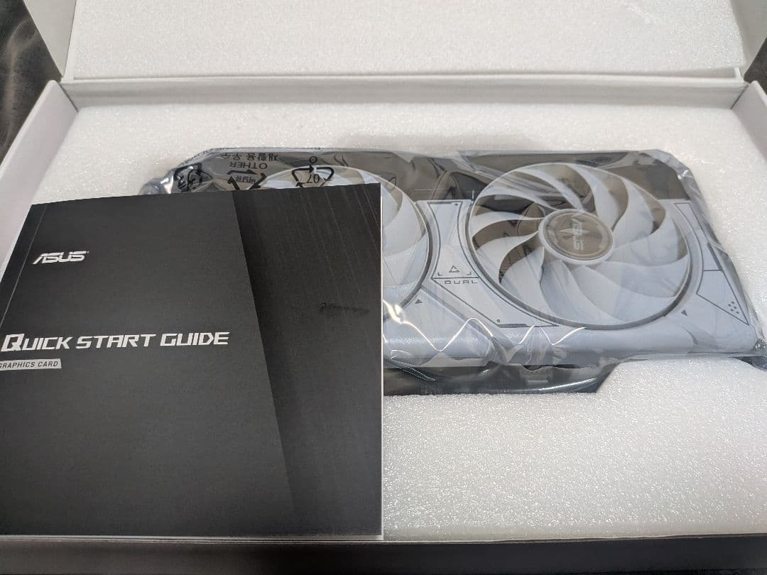 箱有 ASUS RTX4060 DUAL OC White 8GB GDDR6