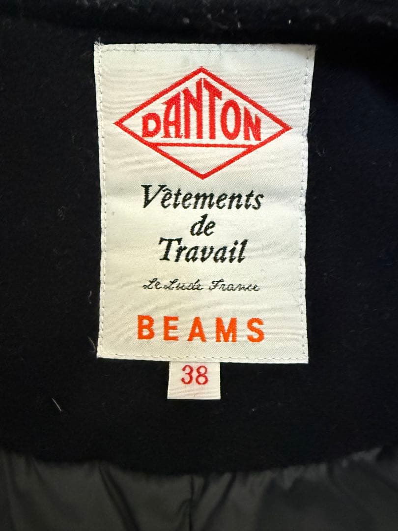 DANTON × Ray BEAMS / 別注 モッサ ノーカラー ダウンコート