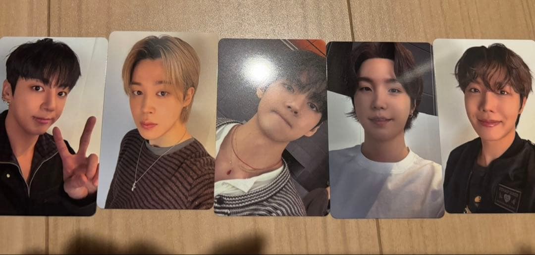 BTS アルバムアリランJFCフォトカード10枚セット&フォトホルダー2個付き
