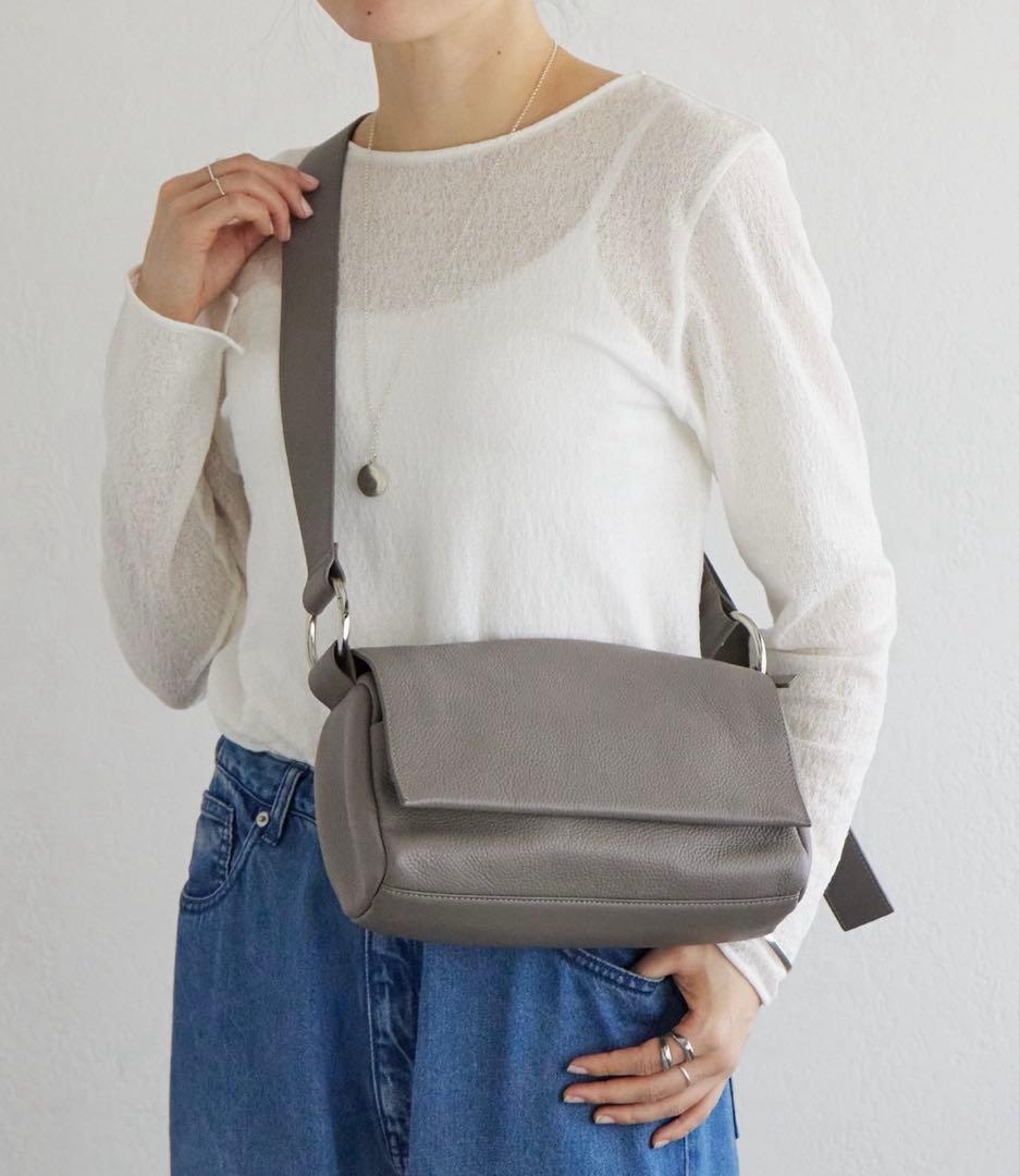 新品　BEARDSLEY ショルダーバッグ　ボディバッグ 　トープ　正規品　本革
