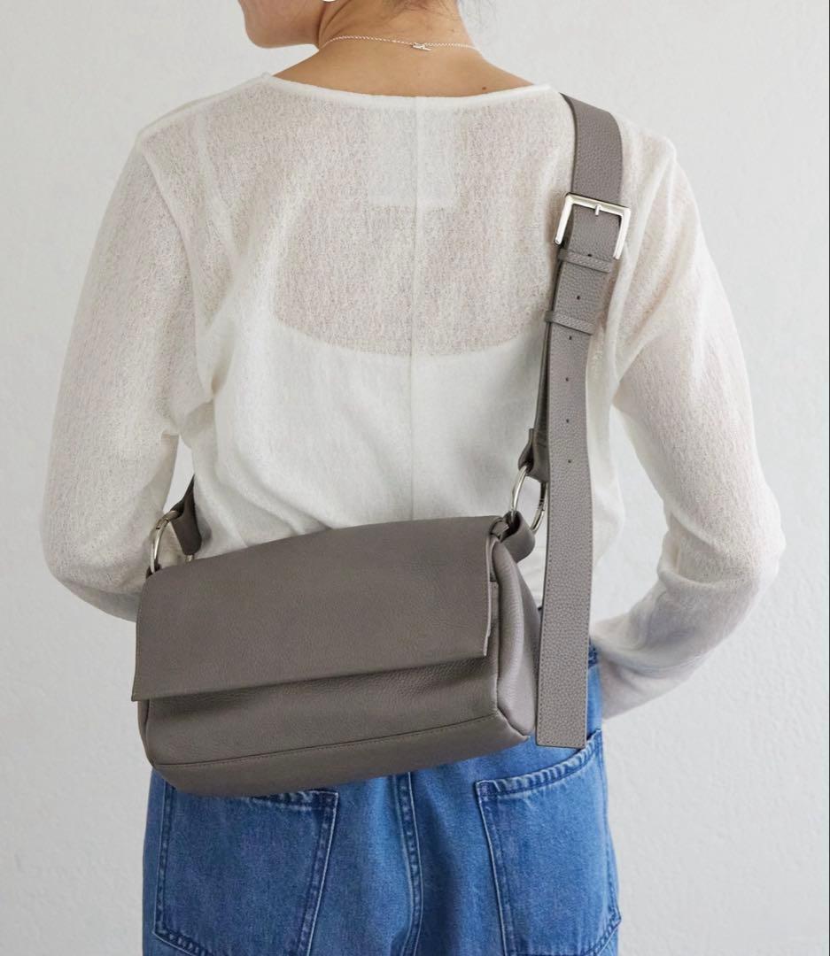 新品　BEARDSLEY ショルダーバッグ　ボディバッグ 　トープ　正規品　本革