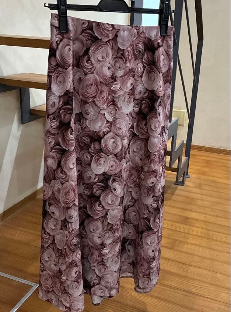 （美品）シビラ　ラナンキュラスプリントスカートMサイズ