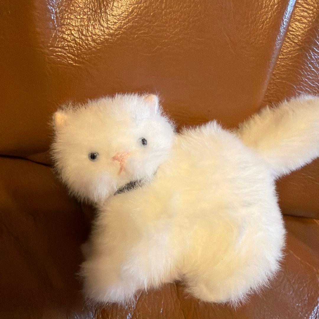 白猫　作家　ぬいぐるみ　猫
