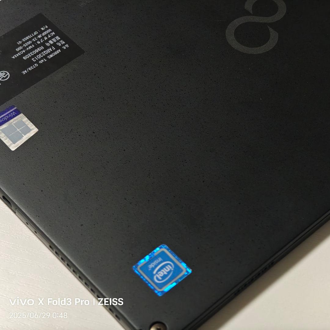 Fujitsu ARROWS Tab Q739/AE 本体