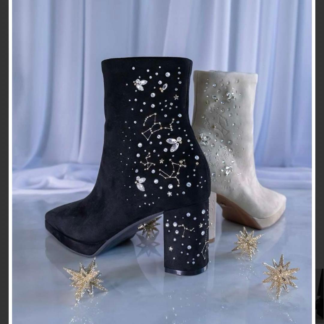 【Holiday Collection】ビジュー×刺繍ショートブーツ　ブラックM