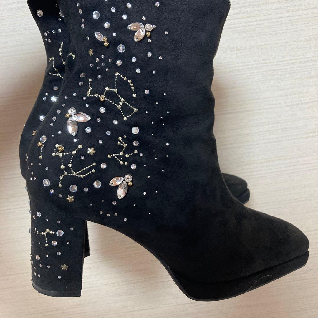 【Holiday Collection】ビジュー×刺繍ショートブーツ　ブラックM