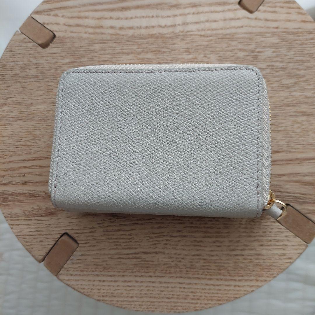 未使用に近い★アニエスb　グレージュ レザー 三つ折り財布　ミニウォレット　牛革