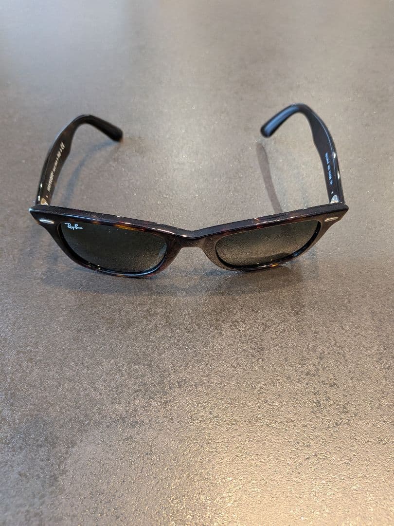 【難あり・専門店調整推奨】 Ray-BanウェイファーラーRB2140F 902