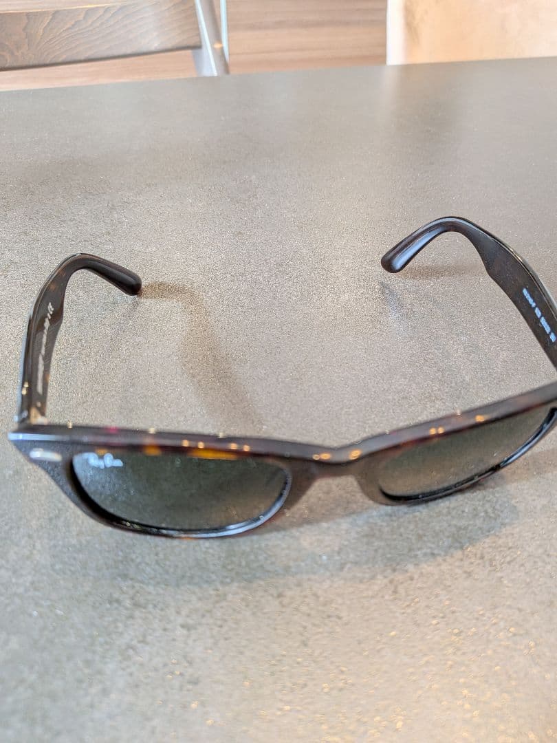 【難あり・専門店調整推奨】 Ray-BanウェイファーラーRB2140F 902