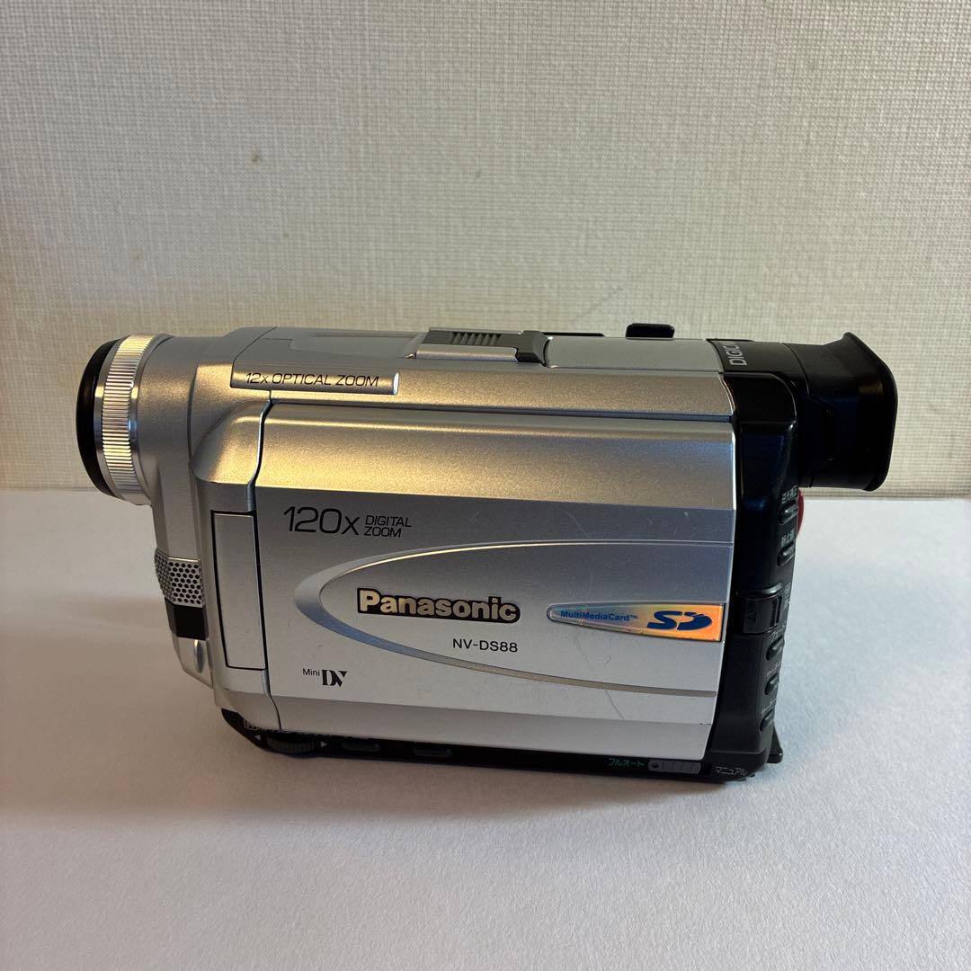 Panasonic NV-DS88 ビデオカメラ本体及び付属品