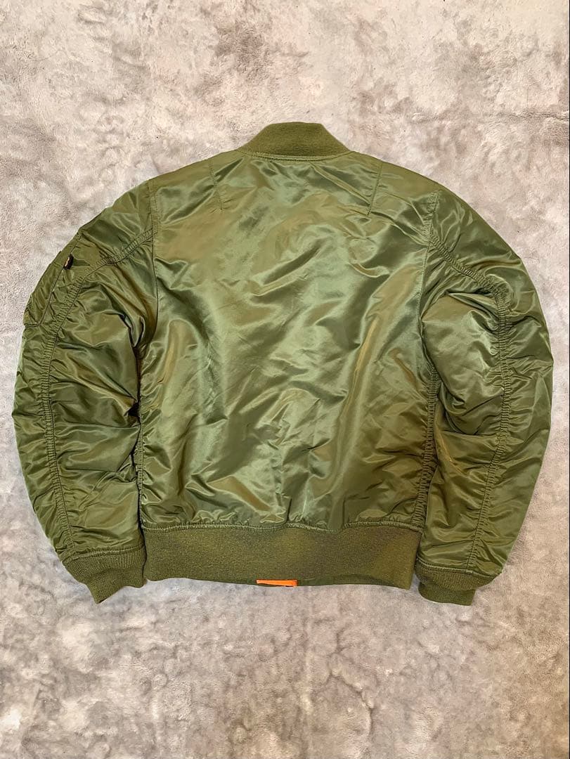 Alpha Industries MA-1 オリーブグリーン