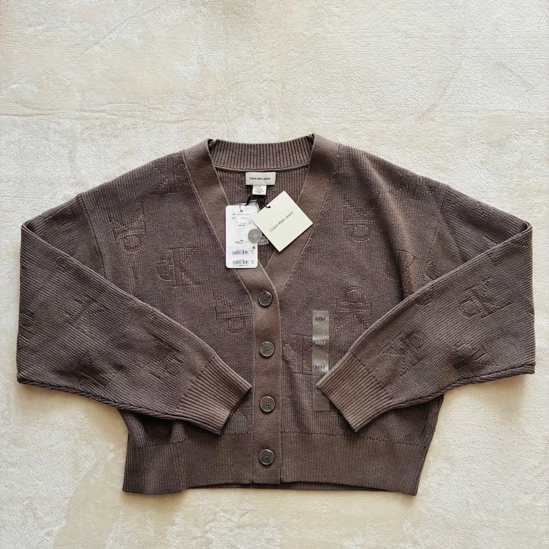【新品】定価27500円カルバンクラインジーンズ総ロゴ ウール混カーディガンM