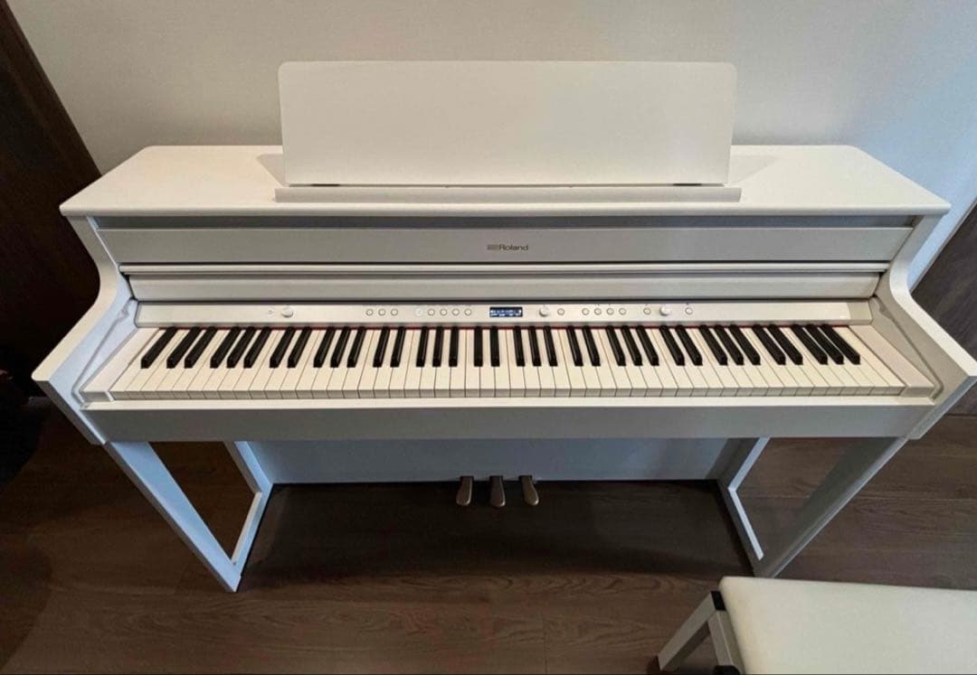Roland hp704 ホワイト　電子ピアノ Roland hp 704