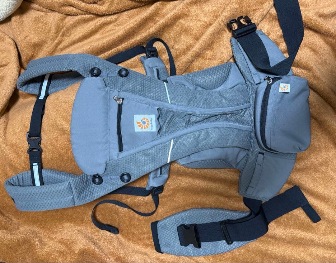 【金曜日まで！新品】Ergobaby 抱っこ紐 グレー　エルゴ　オムニブリーズ