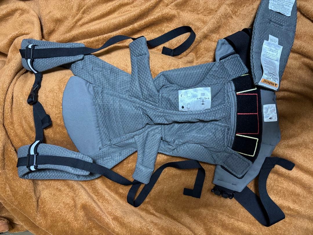 【金曜日まで！新品】Ergobaby 抱っこ紐 グレー　エルゴ　オムニブリーズ