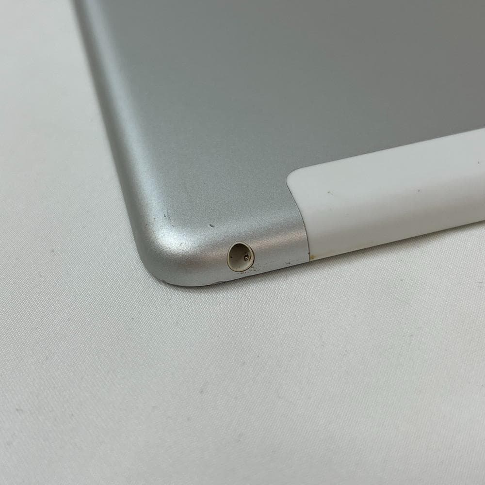 ◆ipad第7世代 Wi-Fi+Cellular 32GB シルバー　02104