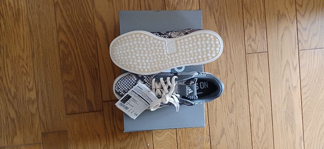 adidas ゴルフスネークパターン スニーカー 235サイズ