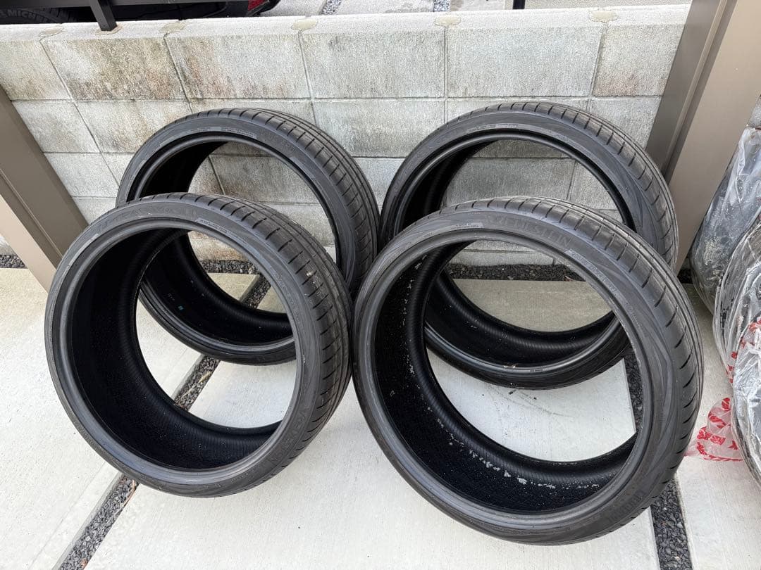 美品　Vredestein 295/30ZR24 タイヤ 4本セット