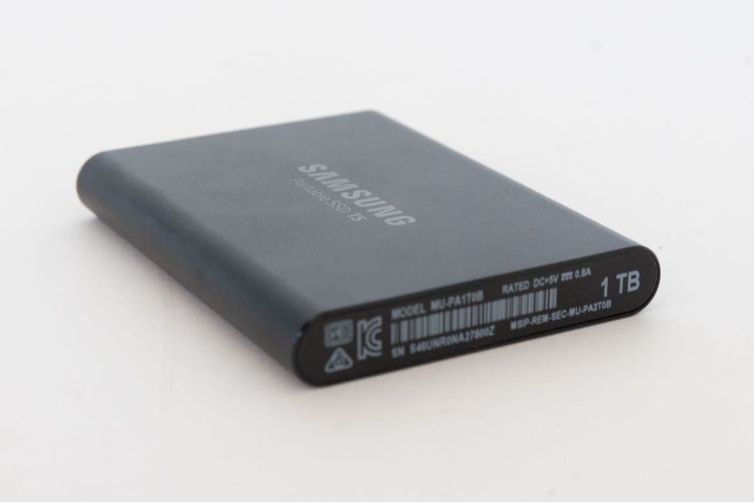 Blackmagic BMPCC6K + 1TBのSSD、マイク等