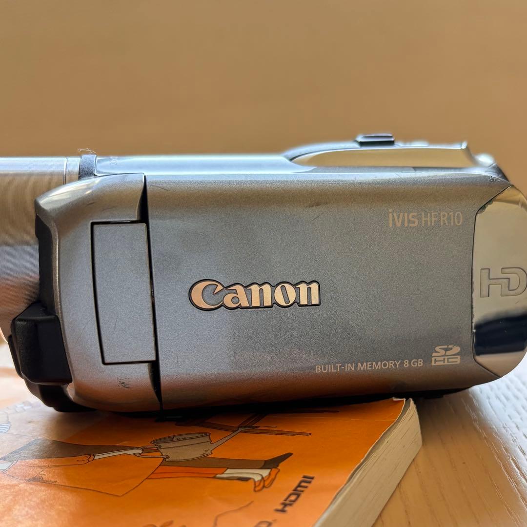 【週末SALE】Canon デジタル ビデオカメラ iVIS HFR10 ズーム