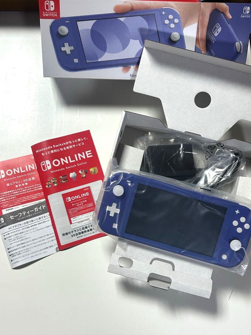 Nintendo Switch Lite (本体)ブルー　新品
