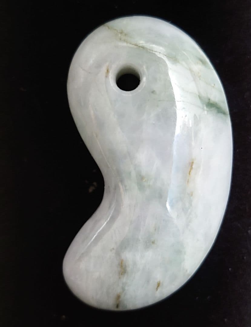 翡翠　勾玉