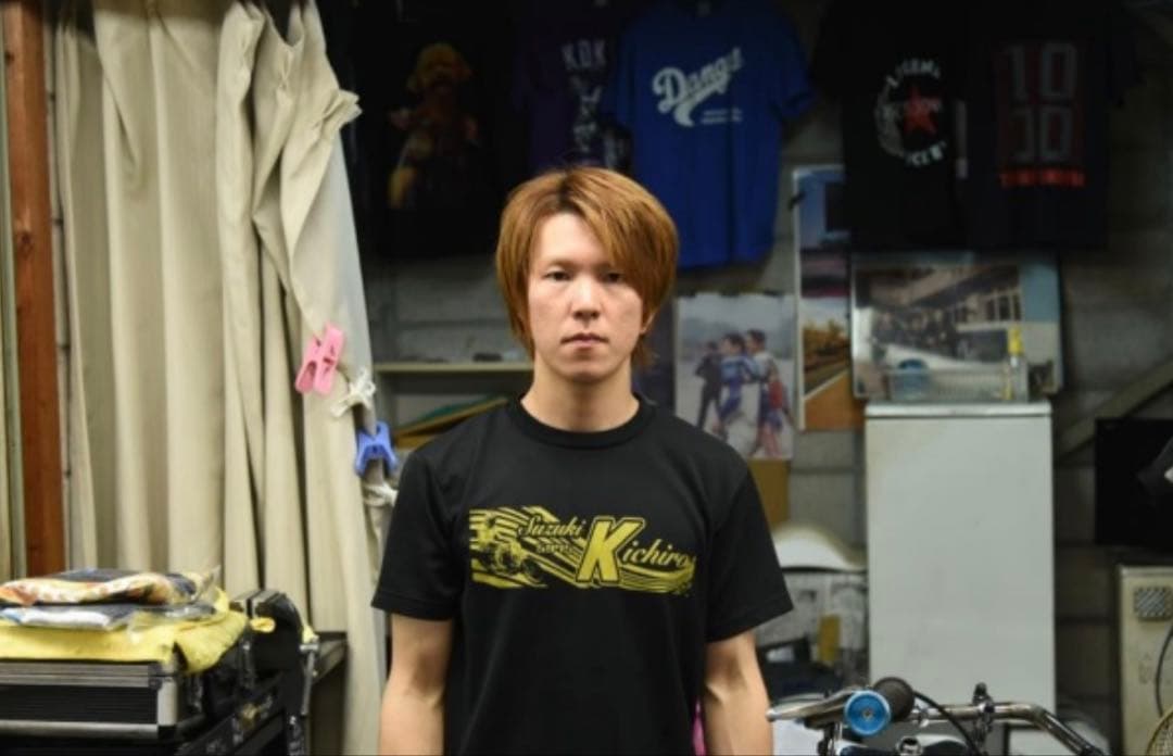 ア*カ様 激レア！32期 鈴木圭一郎Tシャツ