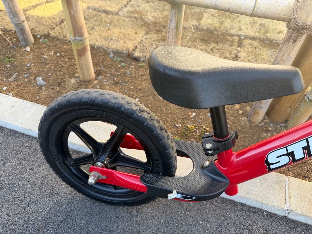 【使用少】STRIDER ストライダー　レッド　赤色　スポーツ