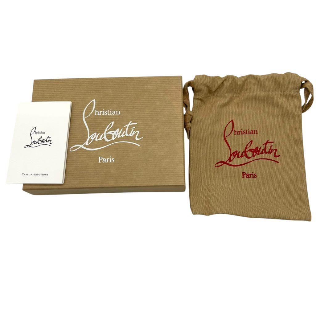 美品 Christian Louboutin コンパクトウォレット スタッズ