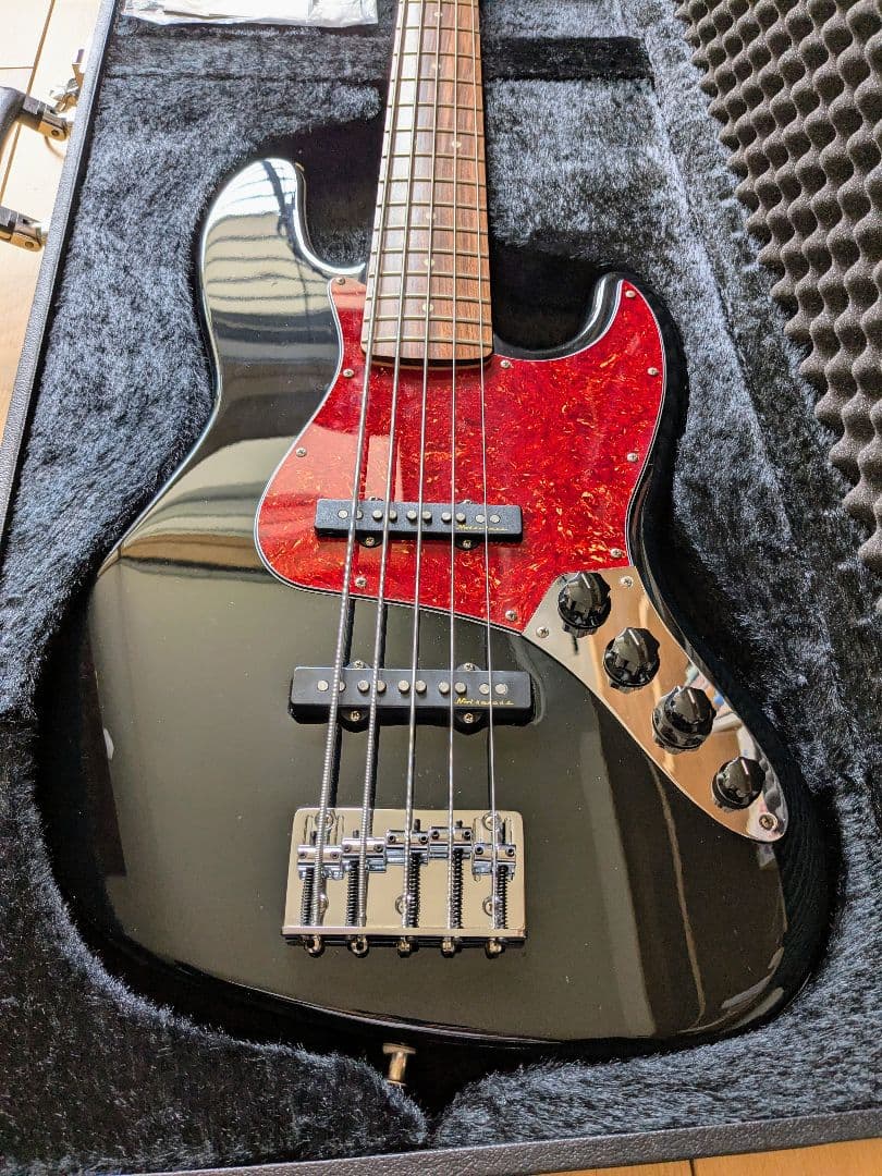 ベース Fender Deluxe Active Jazz Bass V