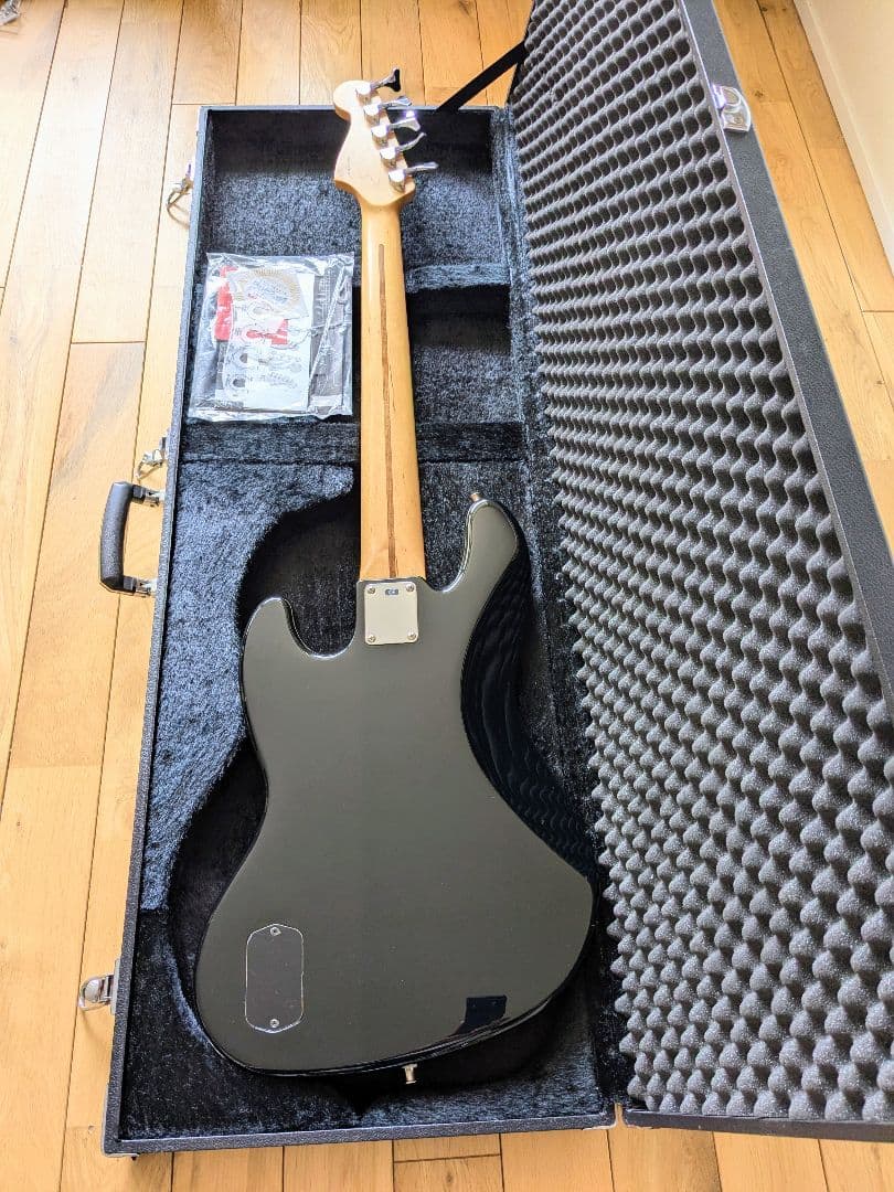 ベース Fender Deluxe Active Jazz Bass V