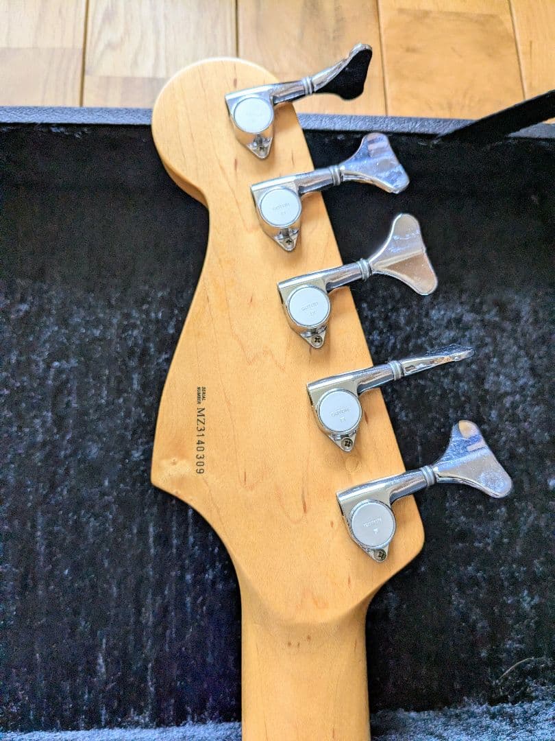 ベース Fender Deluxe Active Jazz Bass V