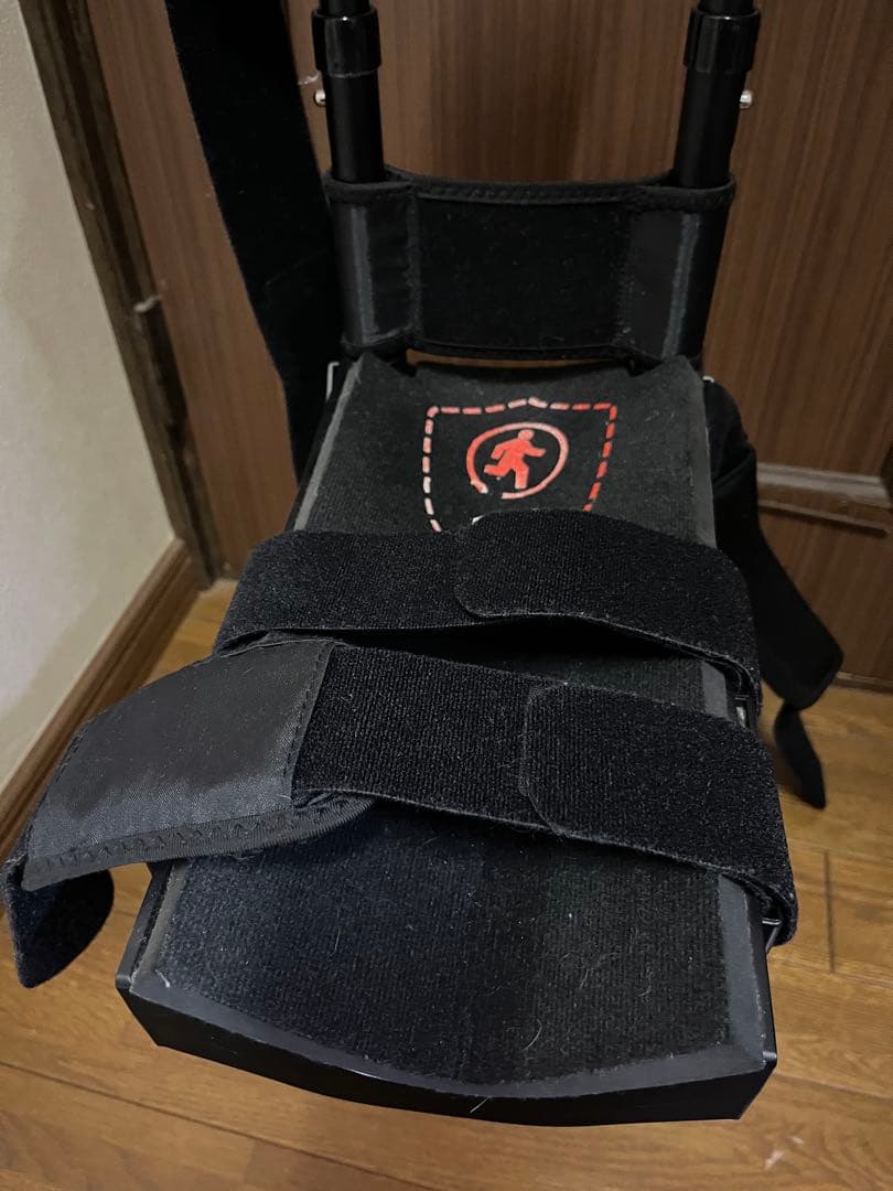 【使用感あり】ハンズフリー松葉杖 歩行補助具 痛みのない膝松葉杖 ニークラッチ