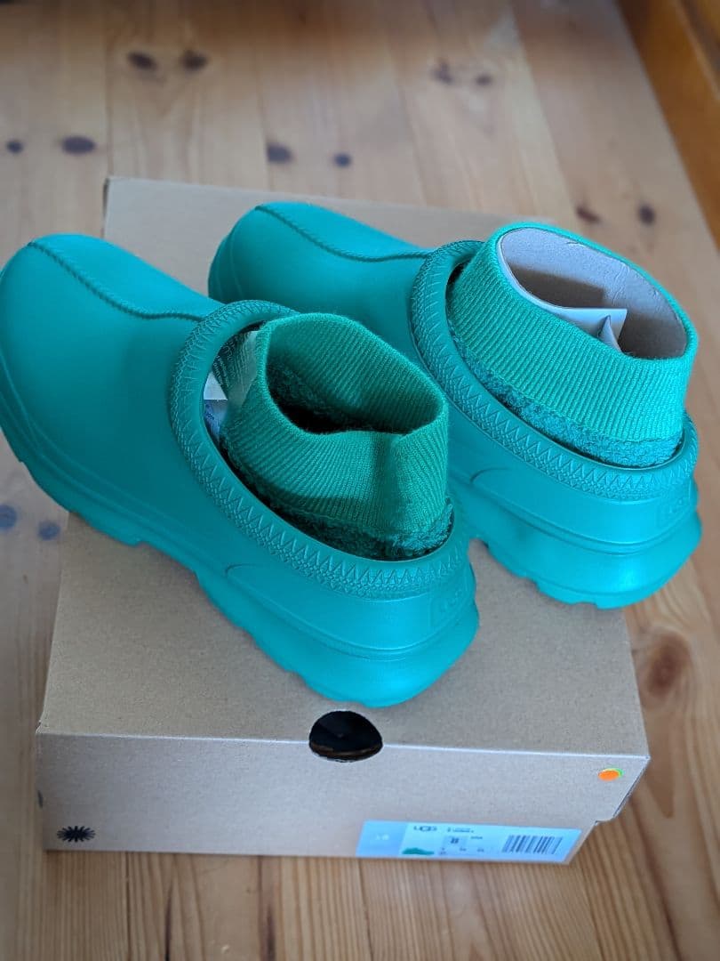 靴 UGG