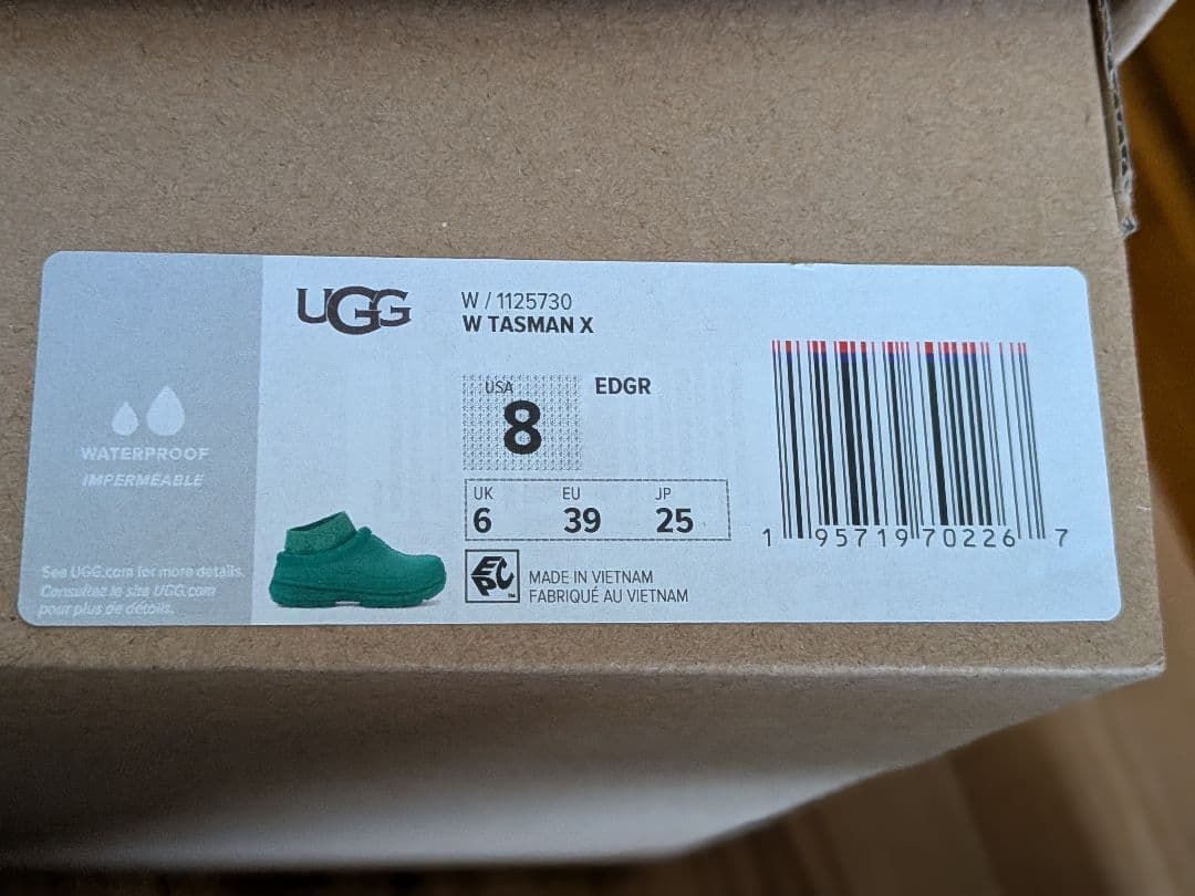 靴 UGG