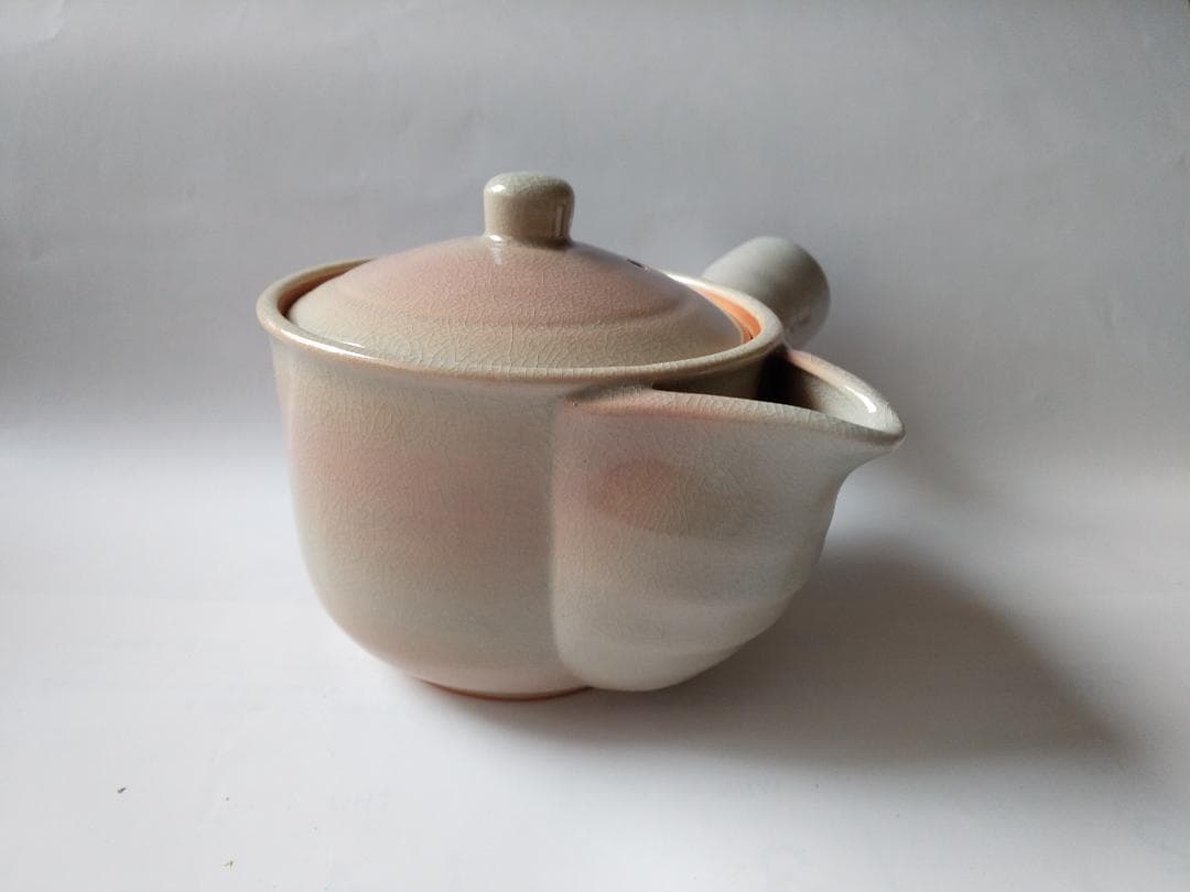萩焼 茶器 萩陶苑 椿秀窯 新品 未使用 です。