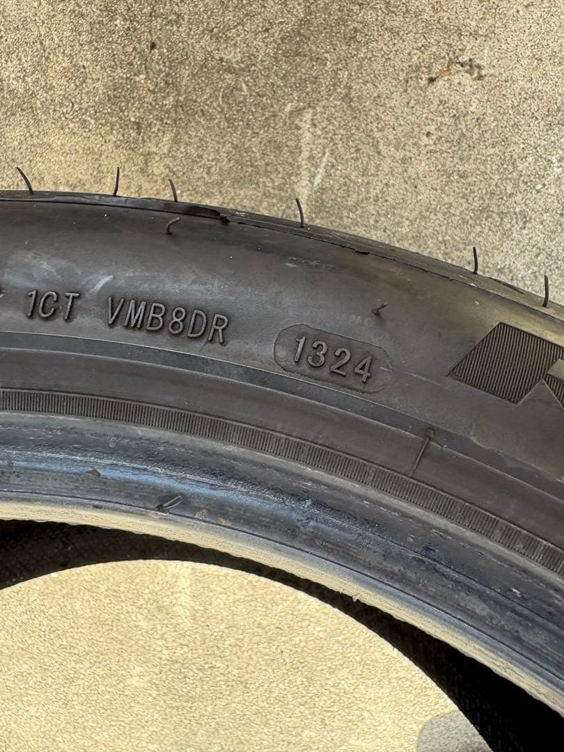 シバタイヤ　r23 200r 275/35/18