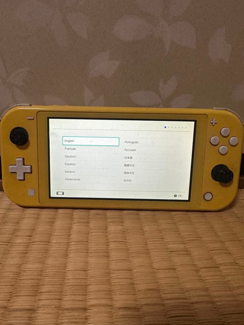 す*し様 Switch Lite イエロー 本体 中古 動作確認済