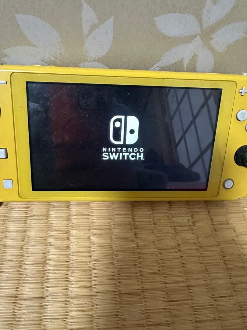 す*し様 Switch Lite イエロー 本体 中古 動作確認済