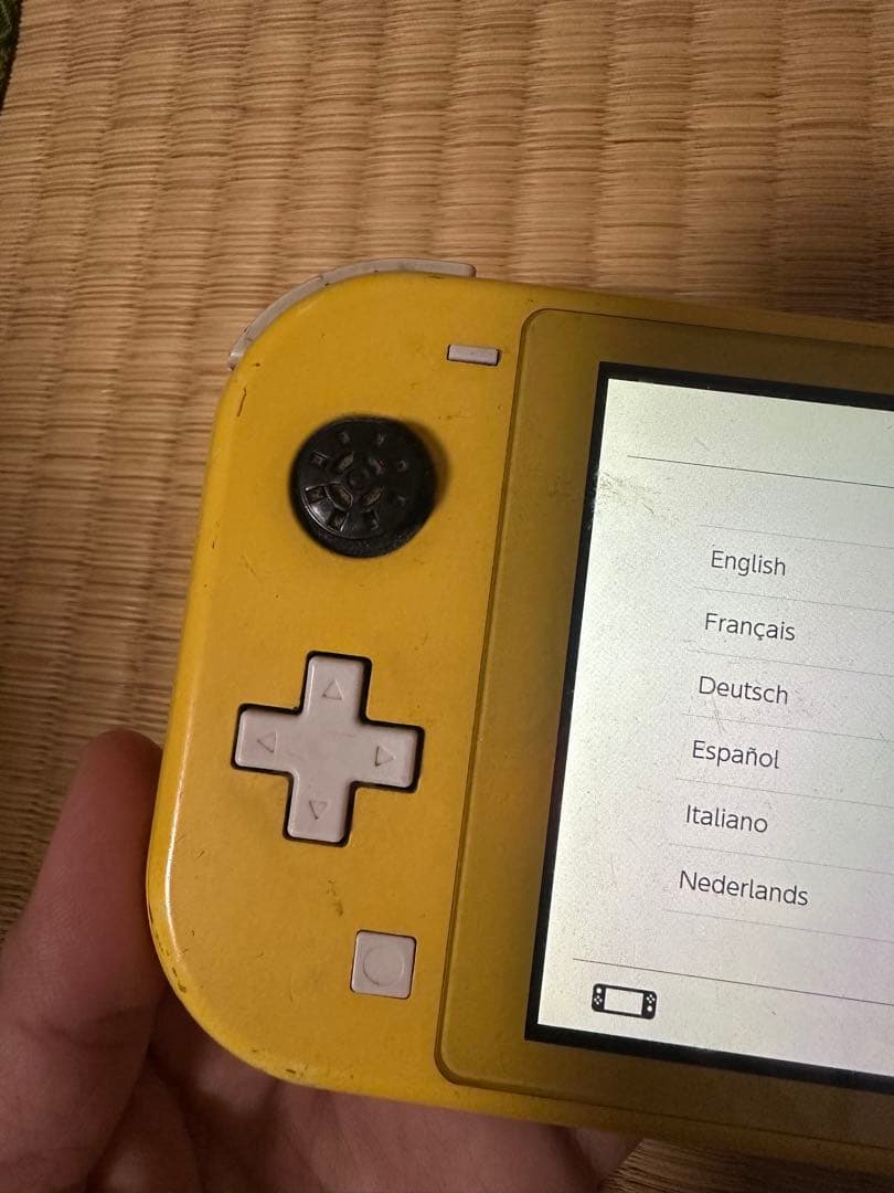 す*し様 Switch Lite イエロー 本体 中古 動作確認済