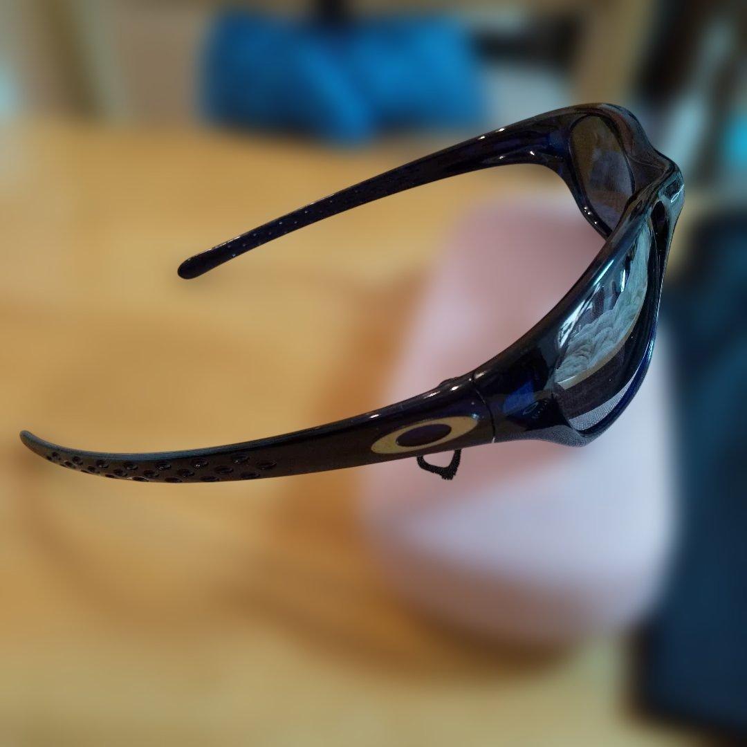 OAKLEY ブラックサングラス ケース付き