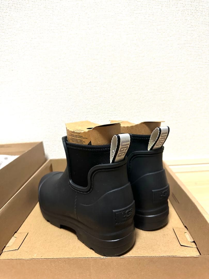 【新品】【SALE】【最終値下げ中‼️】UGG ブラック ショートブーツ